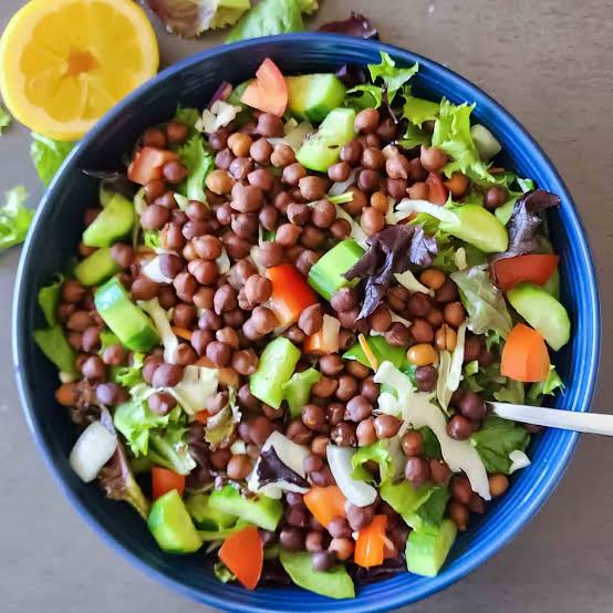 Kala channa salad, eggs, carrot